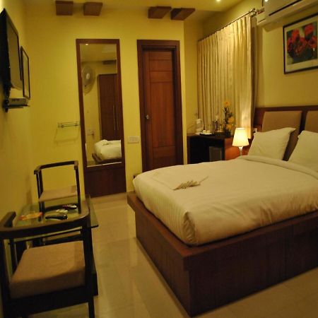 Hotel Sri Madhura Inn ไฮเดอราบัด ภายนอก รูปภาพ