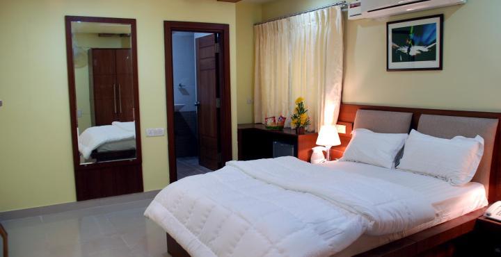 Hotel Sri Madhura Inn ไฮเดอราบัด ภายนอก รูปภาพ