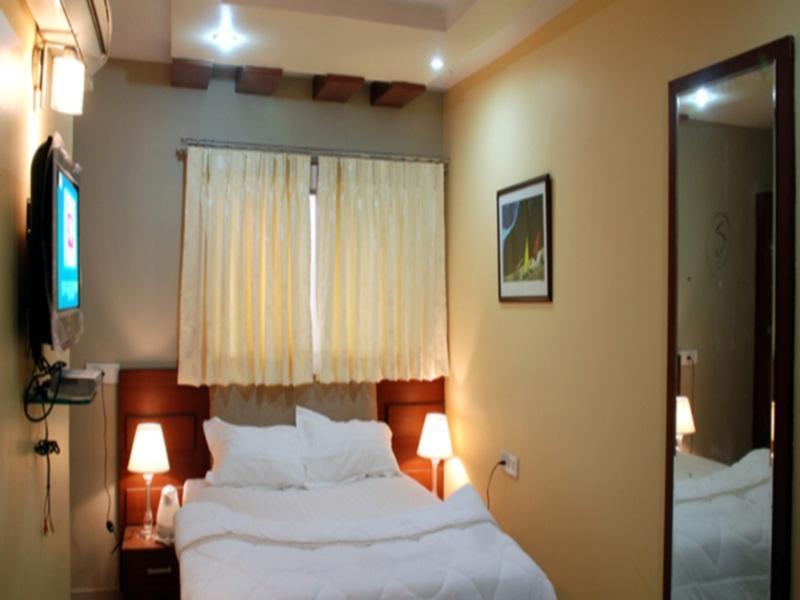 Hotel Sri Madhura Inn ไฮเดอราบัด ภายนอก รูปภาพ